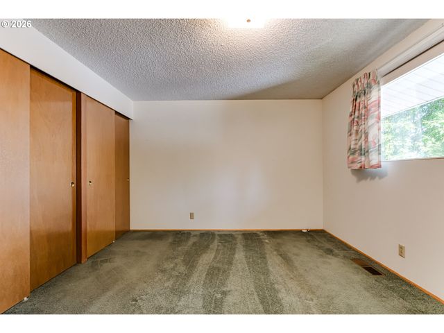 310 E 48TH Ave, Eugene, OR 97405