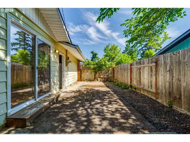 310 E 48TH Ave, Eugene, OR 97405