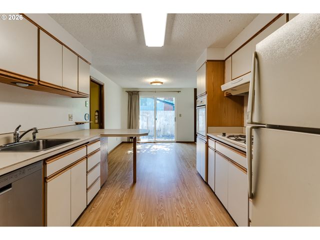310 E 48TH Ave, Eugene, OR 97405