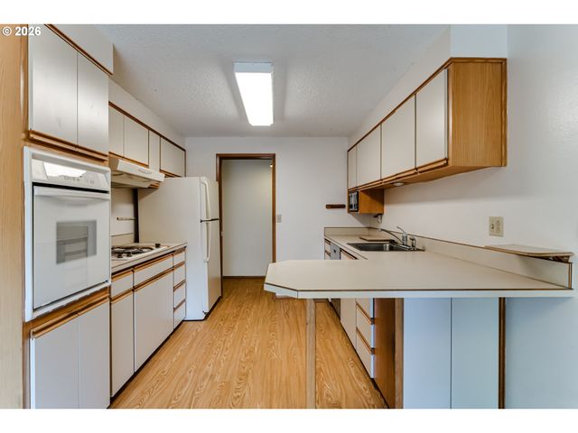 310 E 48TH Ave, Eugene, OR 97405