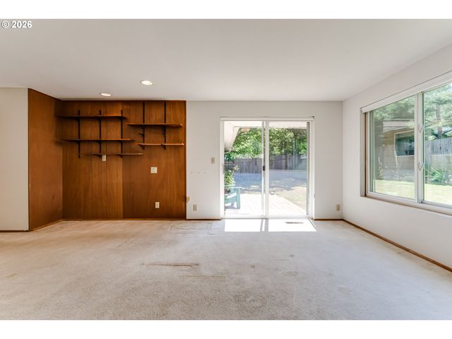 310 E 48TH Ave, Eugene, OR 97405