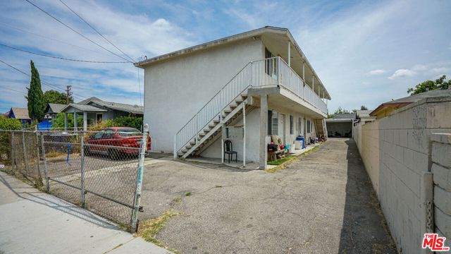6714 Parmelee Avenue, Los Angeles, CA 90001