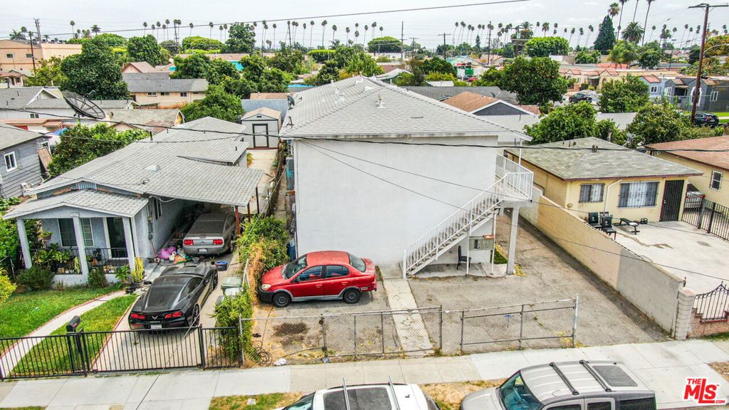 6714 Parmelee Avenue, Los Angeles, CA 90001