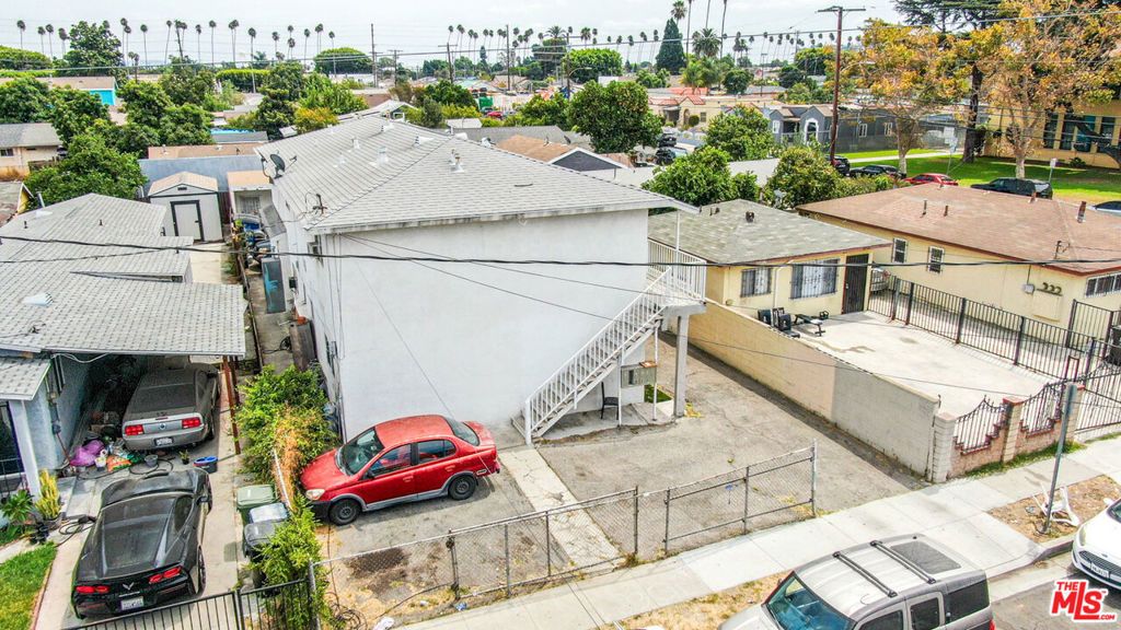 6714 Parmelee Avenue, Los Angeles, CA 90001 — photo 2