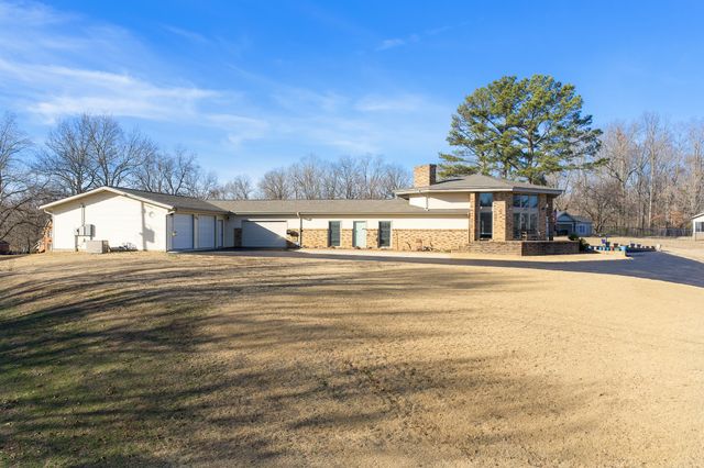 491 Tara Ln, Huntingdon, TN 38344