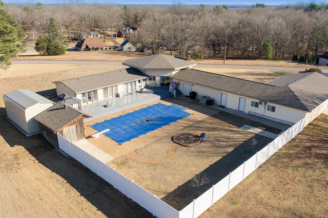 491 Tara Ln, Huntingdon, TN 38344