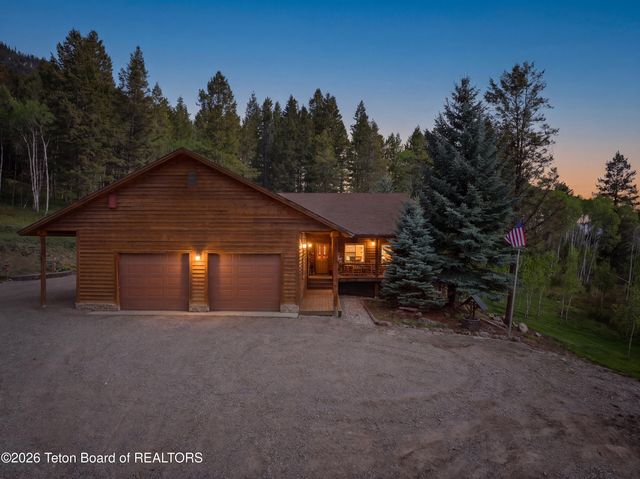 256 PIERCE Drive, Etna, WY 83118