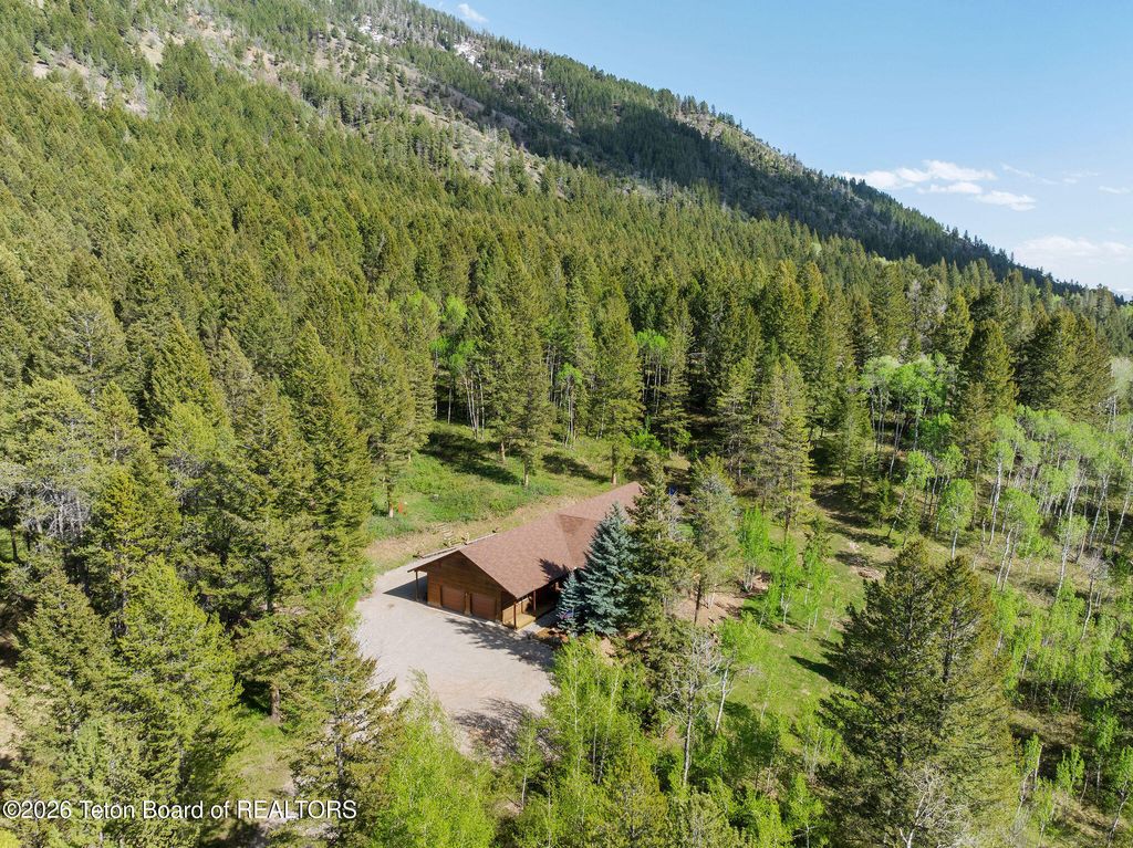 256 PIERCE Drive, Etna, WY 83118