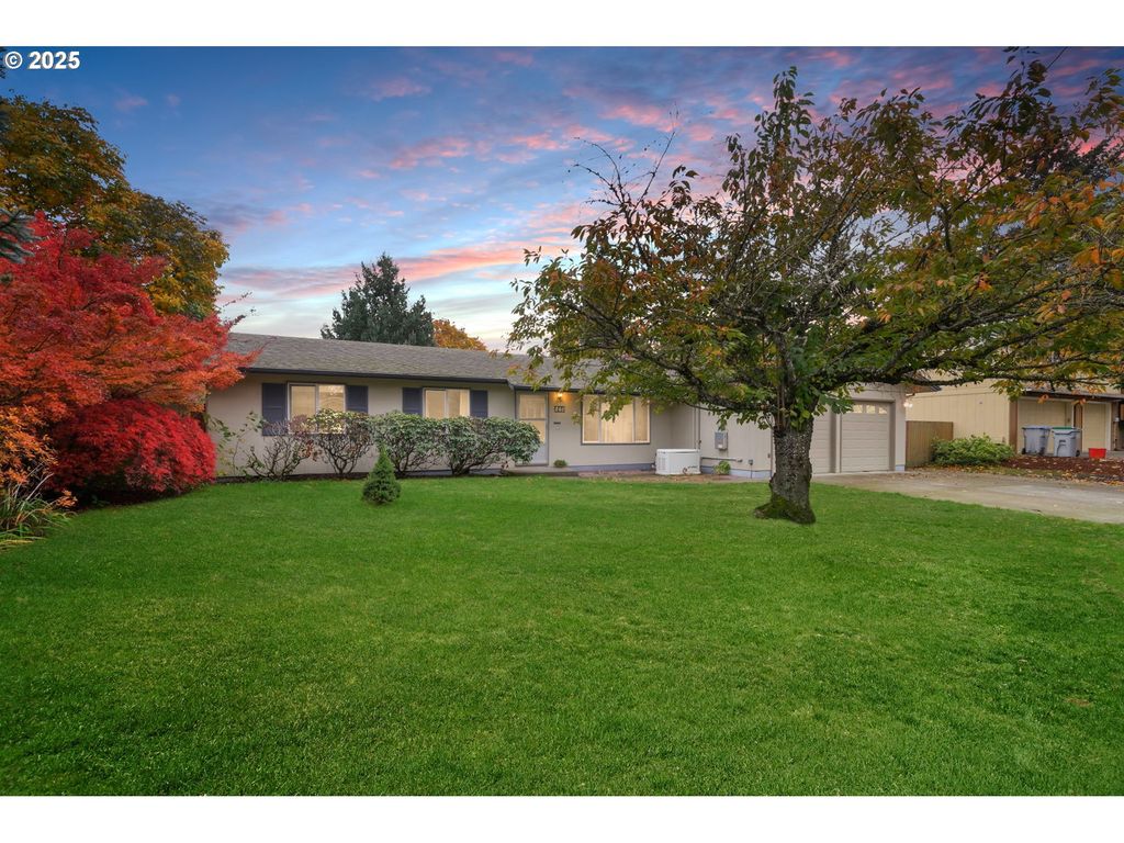 240 DIBBLEE Ln, Eugene, OR 97404