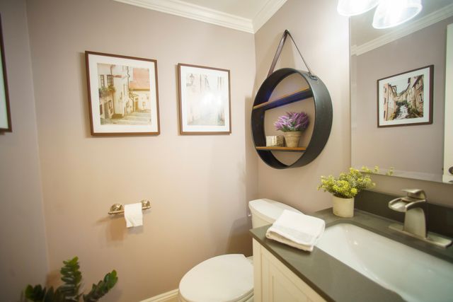 1353 E Palatine Road, Palatine, IL 60074