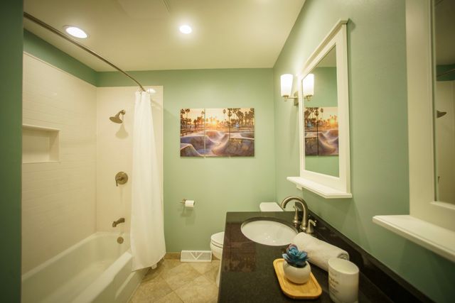 1353 E Palatine Road, Palatine, IL 60074