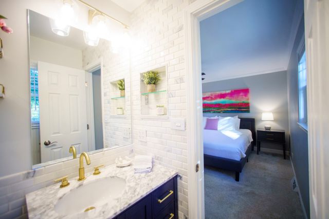 1353 E Palatine Road, Palatine, IL 60074