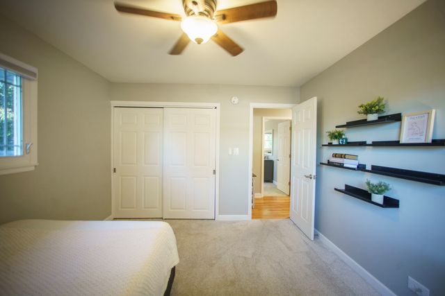 1353 E Palatine Road, Palatine, IL 60074