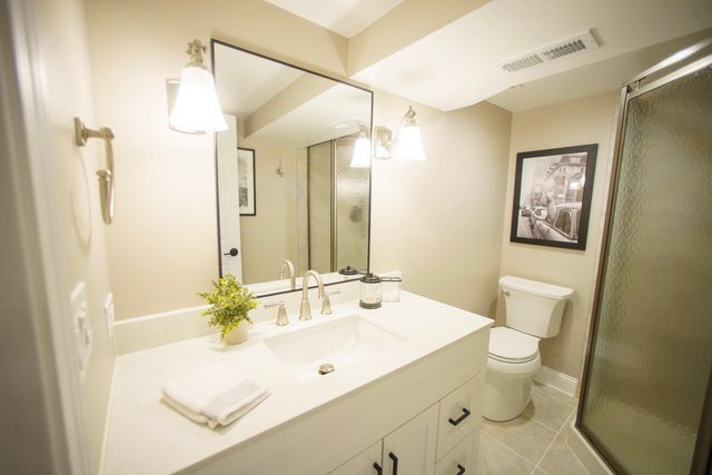 1353 E Palatine Road, Palatine, IL 60074