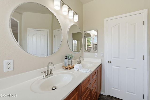 9721 W CROWN KING Road, Tolleson, AZ 85353