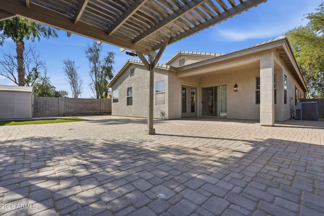 9721 W CROWN KING Road, Tolleson, AZ 85353