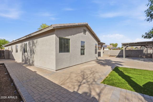 9721 W CROWN KING Road, Tolleson, AZ 85353