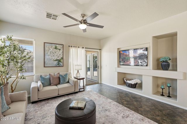 9721 W CROWN KING Road, Tolleson, AZ 85353