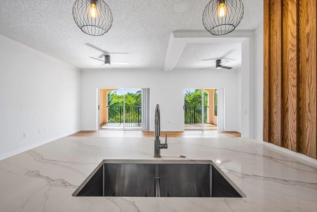 2411 Tuscany Way 2-411, Boynton Beach, FL 33435