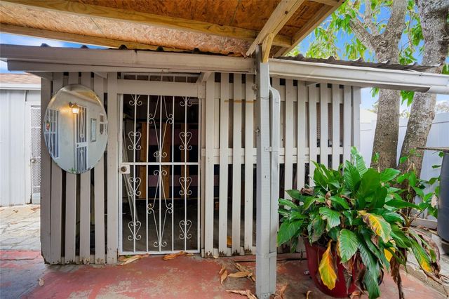 2402 CORRINE STREET, Tampa, FL 33605