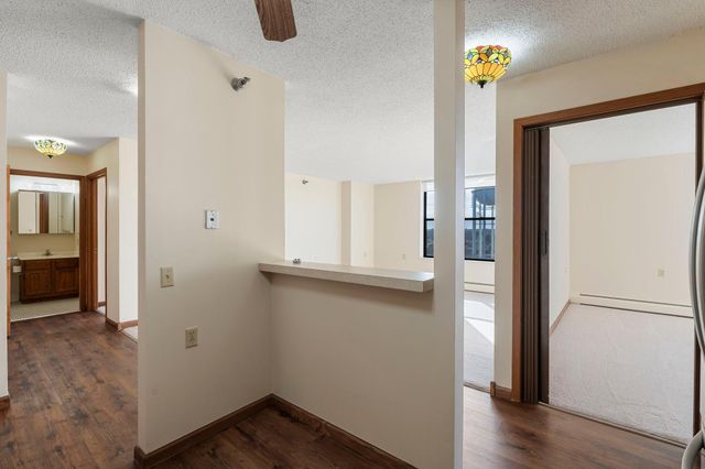 7600 Golden Valley Road 1004, Golden Valley, MN 55427