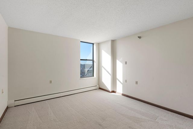 7600 Golden Valley Road 1004, Golden Valley, MN 55427