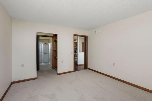 7600 Golden Valley Road 1004, Golden Valley, MN 55427