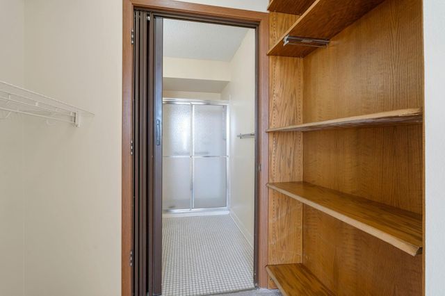 7600 Golden Valley Road 1004, Golden Valley, MN 55427