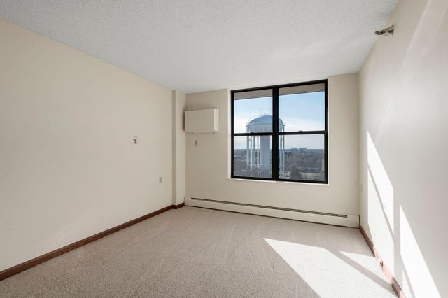 7600 Golden Valley Road 1004, Golden Valley, MN 55427