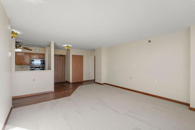 7600 Golden Valley Road 1004, Golden Valley, MN 55427