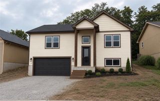 2032 W Springs Way, Excelsior Springs, MO 64024