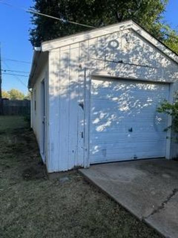 2107 Hardin Drive, Oklahoma City, OK 73111