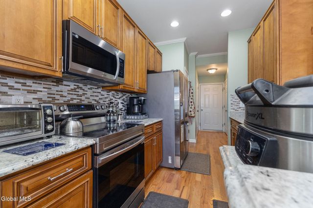14 Amalia Lane, Rensselaer, NY 12144