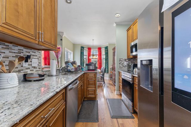 14 Amalia Lane, Rensselaer, NY 12144