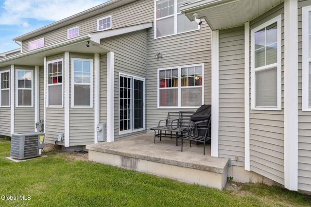 14 Amalia Lane, Rensselaer, NY 12144