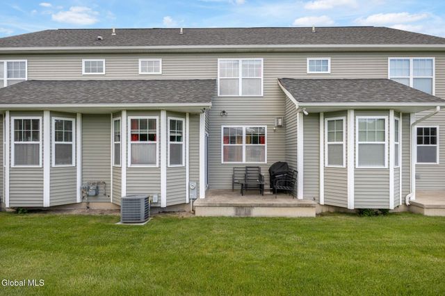 14 Amalia Lane, Rensselaer, NY 12144