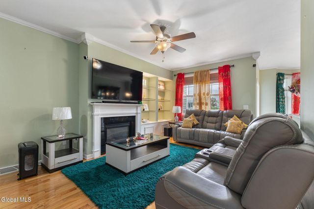 14 Amalia Lane, Rensselaer, NY 12144