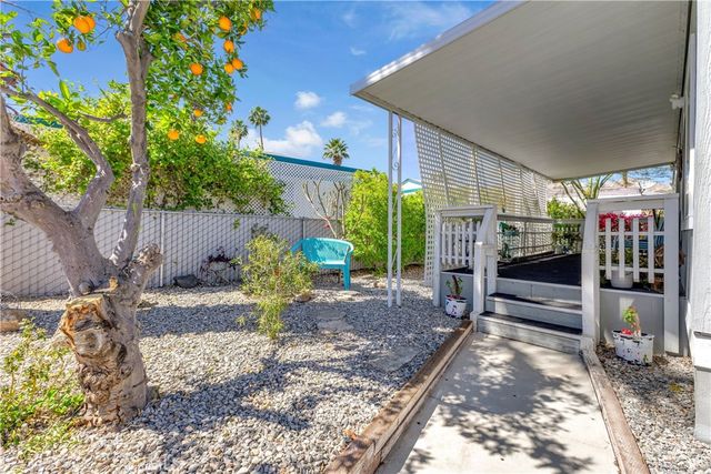 25 Diamond E 25, Palm Desert, CA 92260