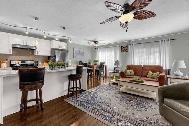 25 Diamond E 25, Palm Desert, CA 92260