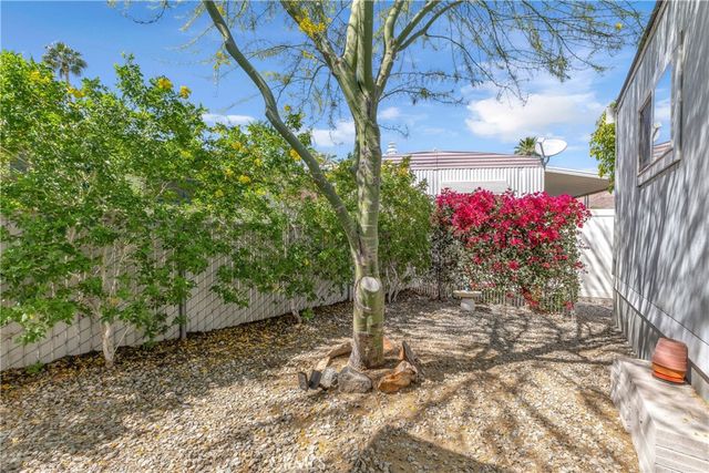 25 Diamond E 25, Palm Desert, CA 92260