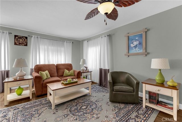 25 Diamond E 25, Palm Desert, CA 92260