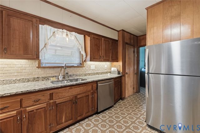 7423 Sandy Ln, Mechanicsville, VA 23111