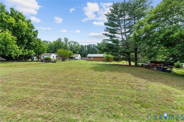 7423 Sandy Ln, Mechanicsville, VA 23111