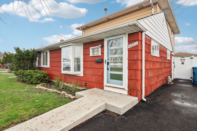 4552 W 89th Street, Hometown, IL 60456