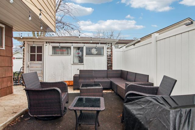 4552 W 89th Street, Hometown, IL 60456