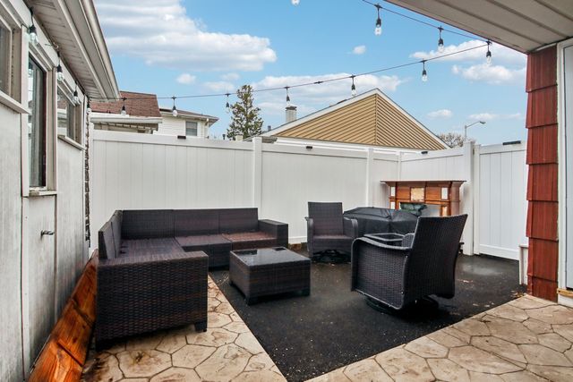 4552 W 89th Street, Hometown, IL 60456