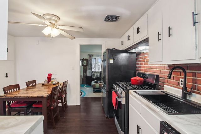 4552 W 89th Street, Hometown, IL 60456