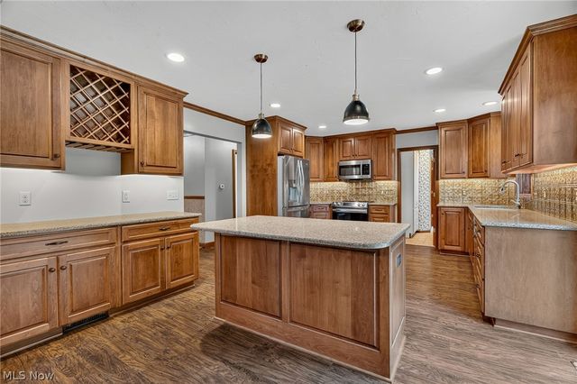 1992 Rheam Road, Clinton, OH 44216
