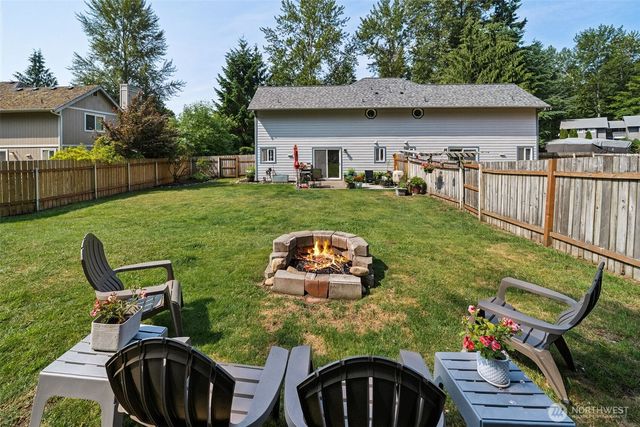 5823 5825 186th Avenue Ct E, Lake Tapps, WA 98391