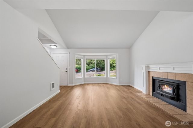 5823 5825 186th Avenue Ct E, Lake Tapps, WA 98391